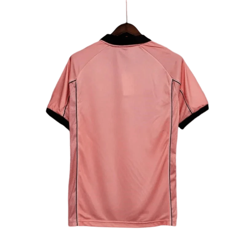 https://cdn.shopify.com/s/files/1/0826/7228/8075/files/19971998-juventus-sony-minidisc-away-retro-kit-classickits433-549855.webp?v=1741198760