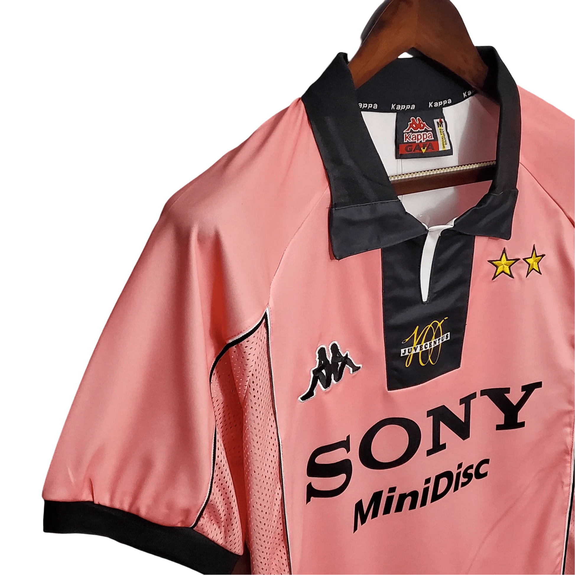 https://cdn.shopify.com/s/files/1/0826/7228/8075/files/19971998-juventus-sony-minidisc-away-retro-kit-classickits433-949339.webp?v=1741198762