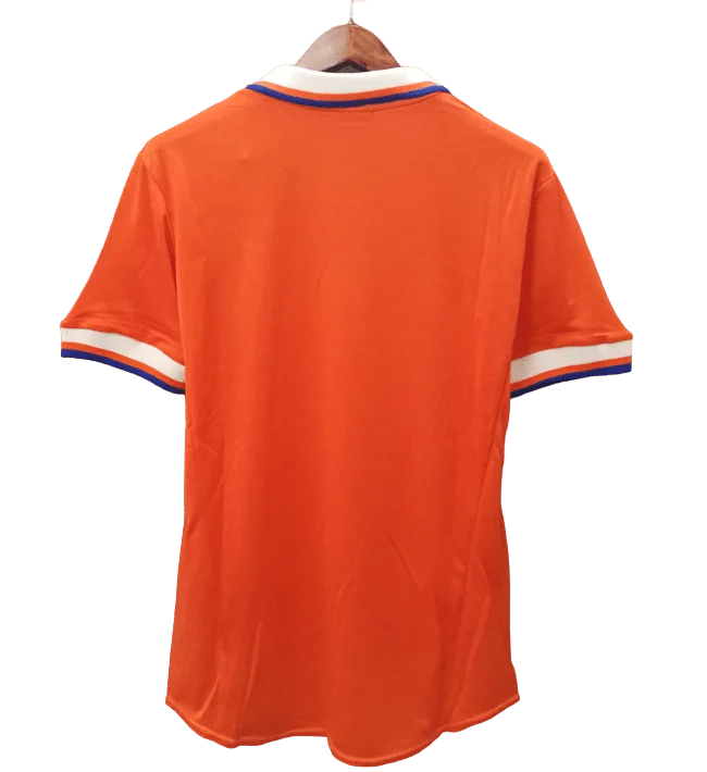 https://cdn.shopify.com/s/files/1/0826/7228/8075/files/19971998-netherlands-home-retro-kit-classickits433-442311.webp?v=1741198787
