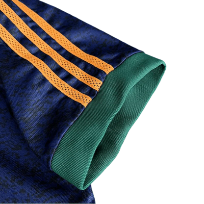 https://cdn.shopify.com/s/files/1/0826/7228/8075/files/19971998-newcastle-utd-away-retro-kit-classickits433-430408.webp?v=1741199128