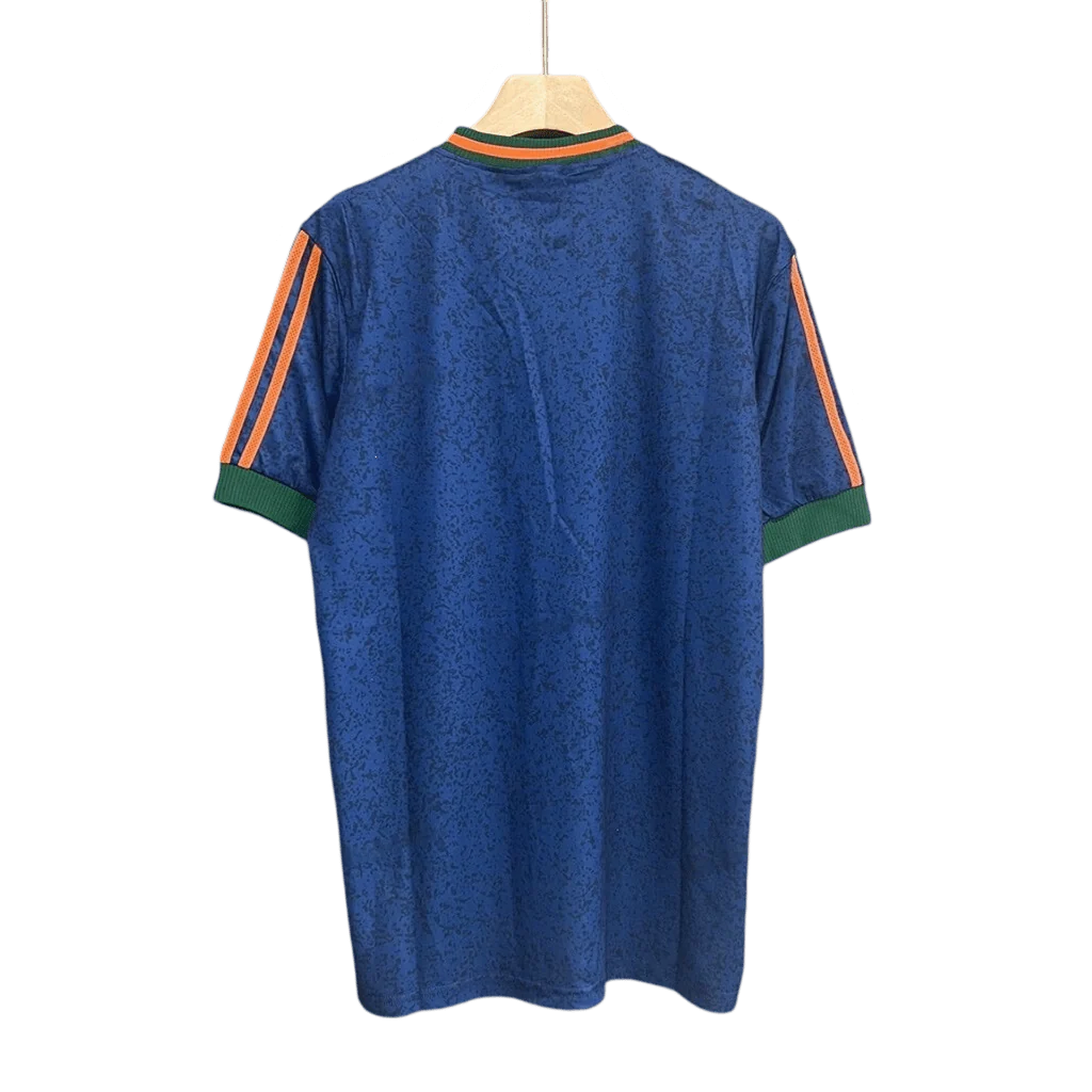 https://cdn.shopify.com/s/files/1/0826/7228/8075/files/19971998-newcastle-utd-away-retro-kit-classickits433-862185.webp?v=1741199128