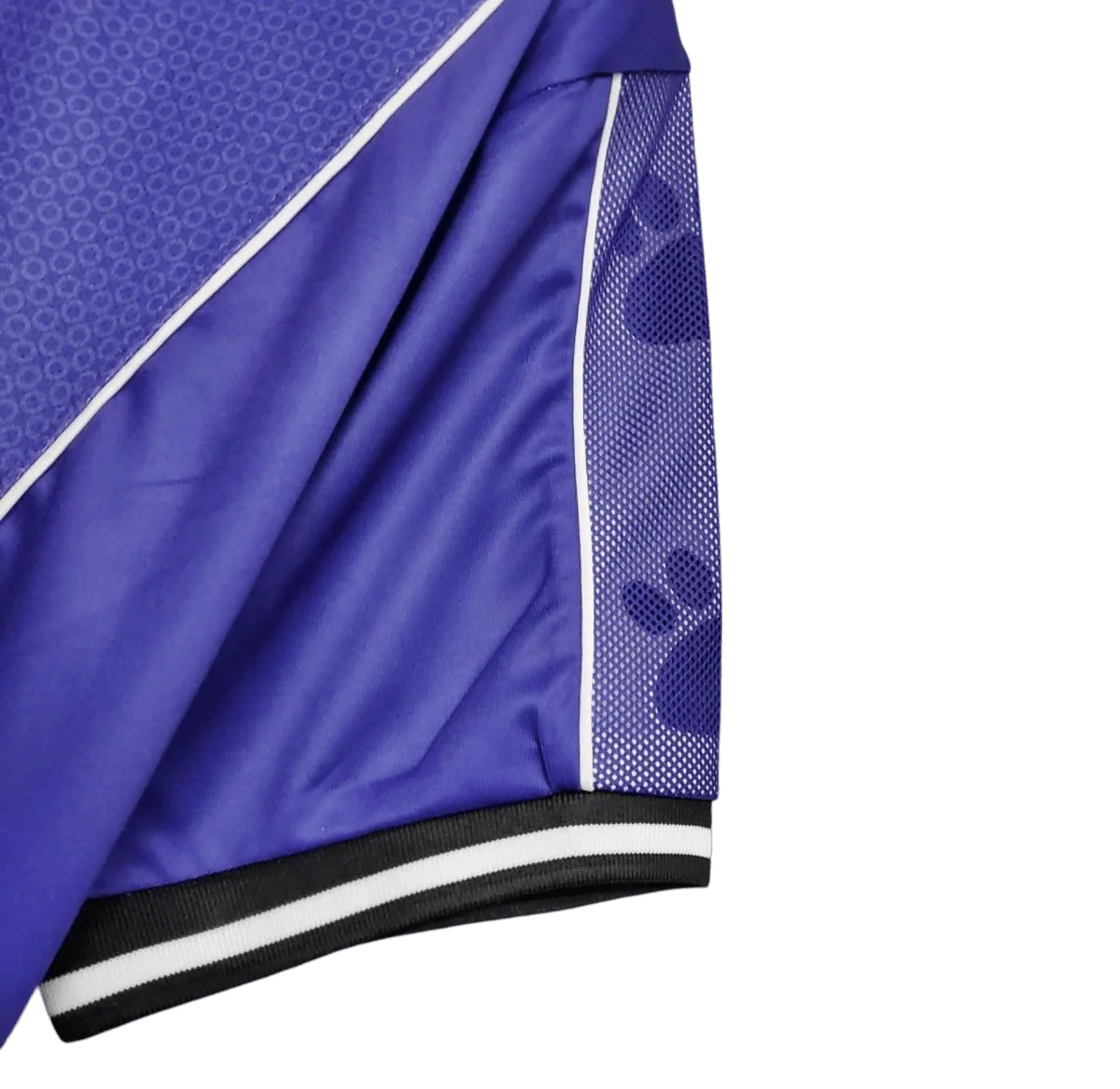 https://cdn.shopify.com/s/files/1/0826/7228/8075/files/19971998-real-madrid-teka-blue-away-retro-kit-classickits433-531946.webp?v=1741199032