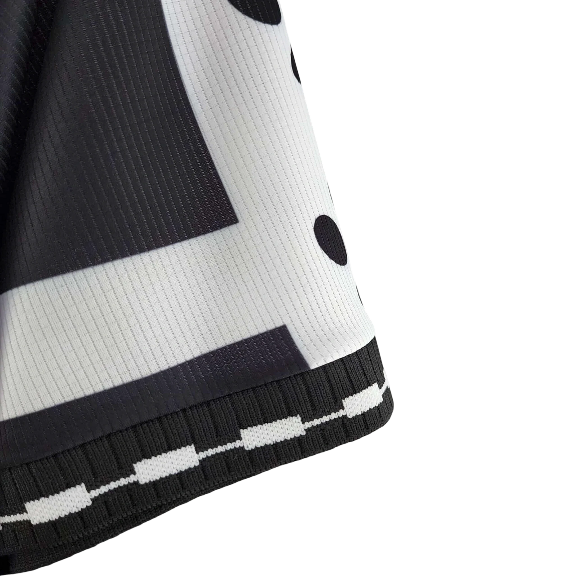 https://cdn.shopify.com/s/files/1/0826/7228/8075/files/19971998-real-madrid-teka-third-retro-kit-classickits433-213615.webp?v=1741199019