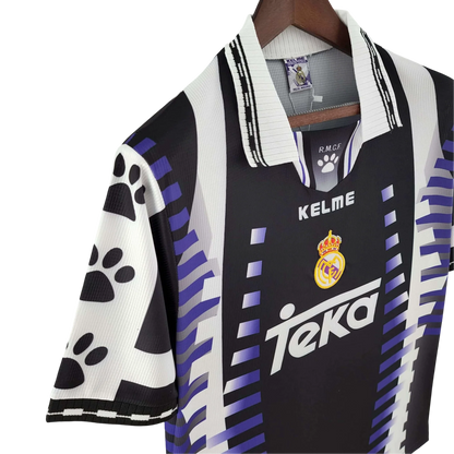 https://cdn.shopify.com/s/files/1/0826/7228/8075/files/19971998-real-madrid-teka-third-retro-kit-classickits433-798425.webp?v=1741199018