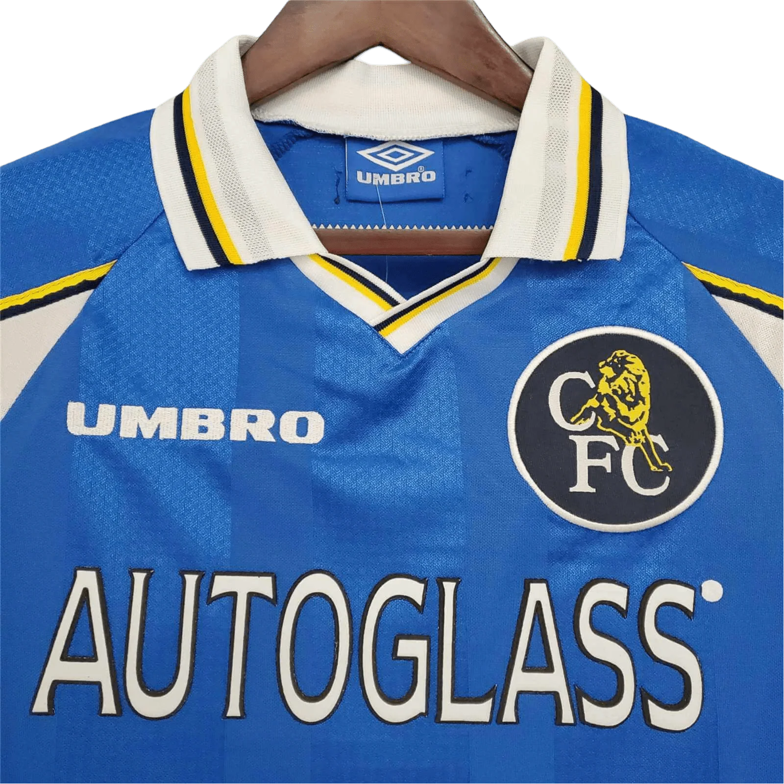 https://cdn.shopify.com/s/files/1/0826/7228/8075/files/19971999-chelsea-autoglass-home-retro-kit-classickits433-172316.webp?v=1741199260
