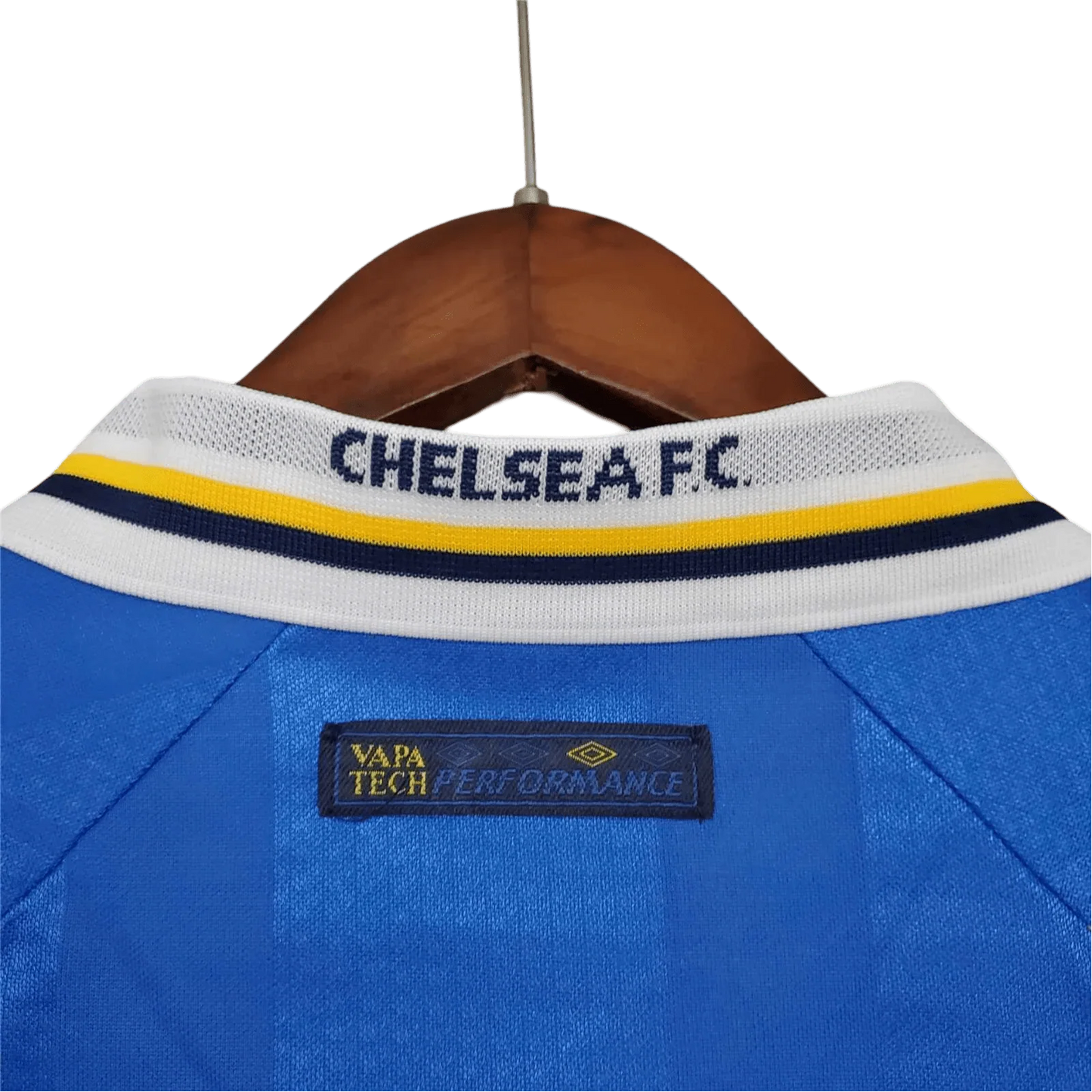 https://cdn.shopify.com/s/files/1/0826/7228/8075/files/19971999-chelsea-autoglass-home-retro-kit-classickits433-647072.webp?v=1741199259