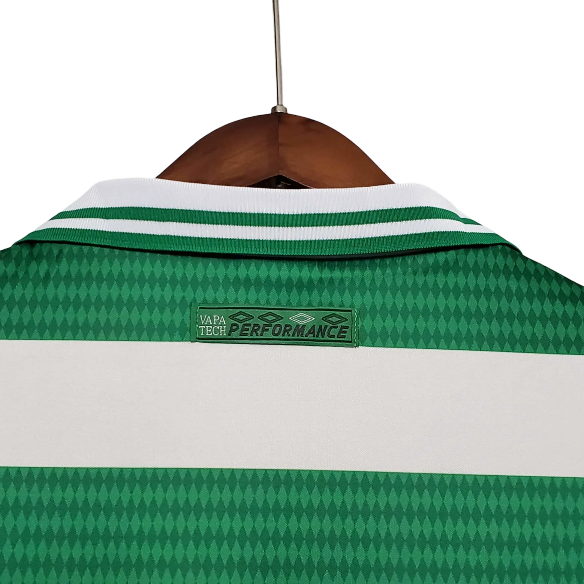 https://cdn.shopify.com/s/files/1/0826/7228/8075/files/19971999-glasgow-celtic-home-retro-kit-classickits433-165453.webp?v=1741198306