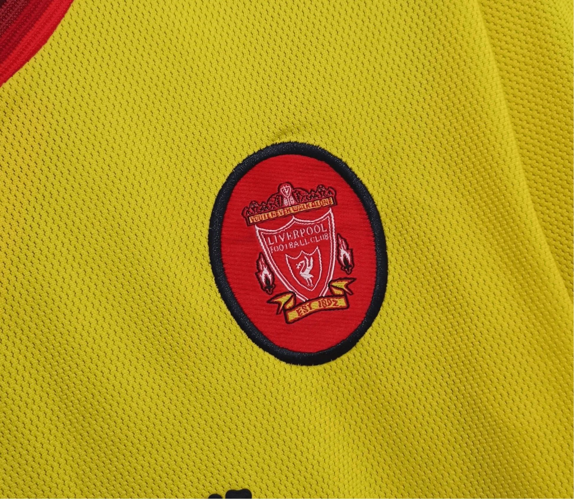 https://cdn.shopify.com/s/files/1/0826/7228/8075/files/19971999-liverpooi-carlsberg-yellow-away-retro-kit-classickits433-572477.webp?v=1741197841