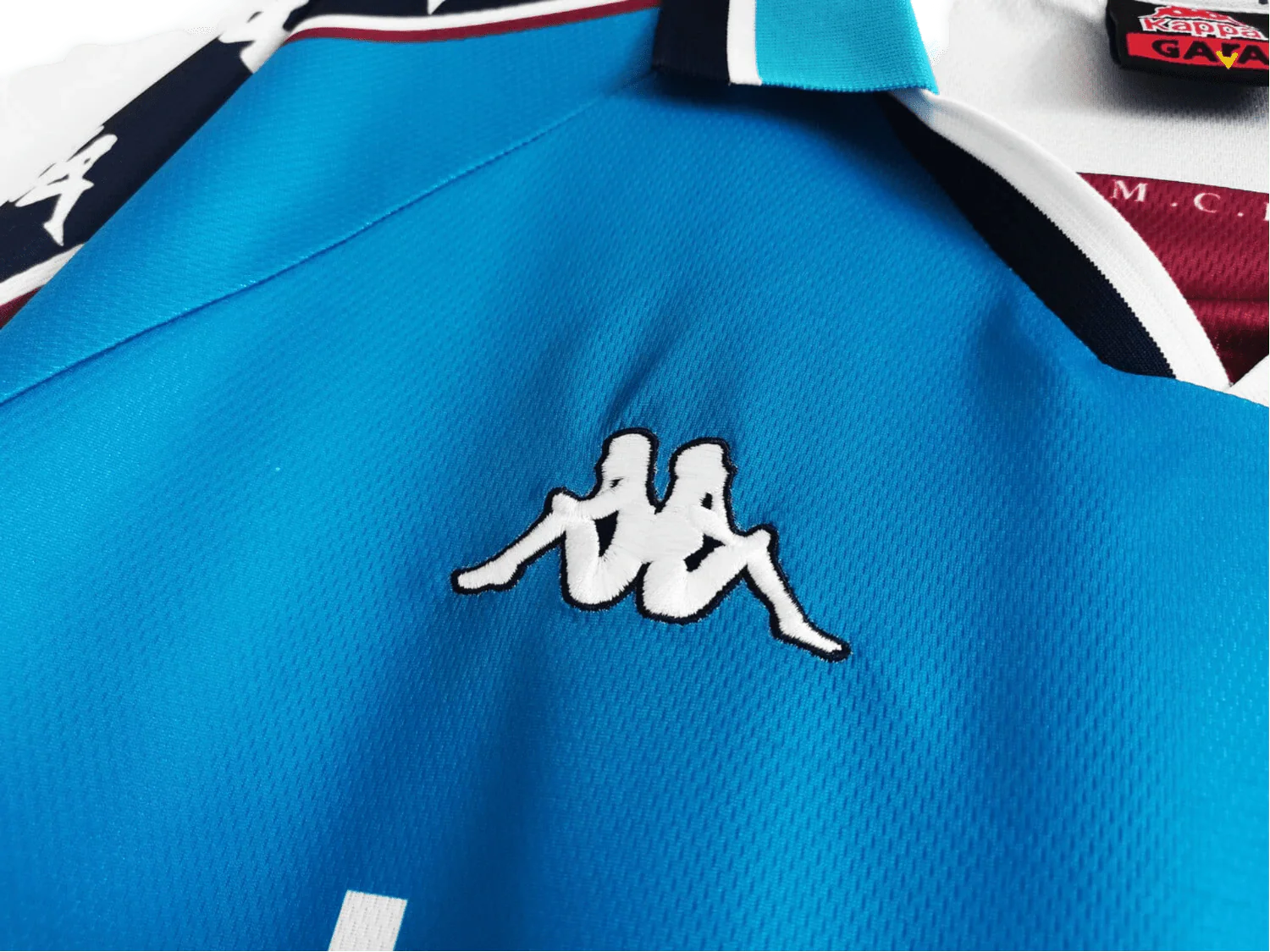 https://cdn.shopify.com/s/files/1/0826/7228/8075/files/19971999-manchester-city-brother-home-retro-kit-classickits433-356564.webp?v=1741199201