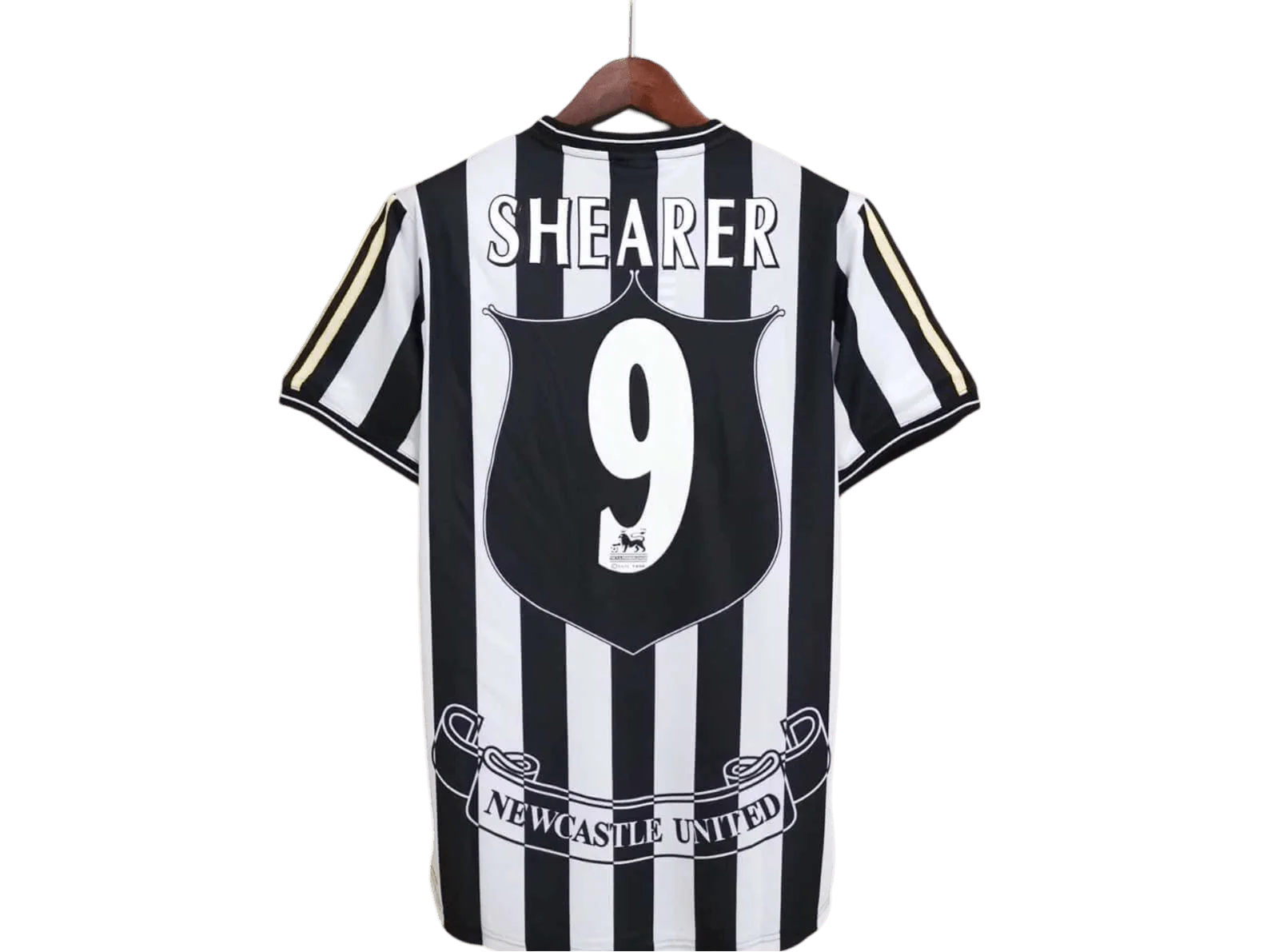 https://cdn.shopify.com/s/files/1/0826/7228/8075/files/19971999-newcastle-utd-home-retro-kit-classickits433-113626.webp?v=1741199149
