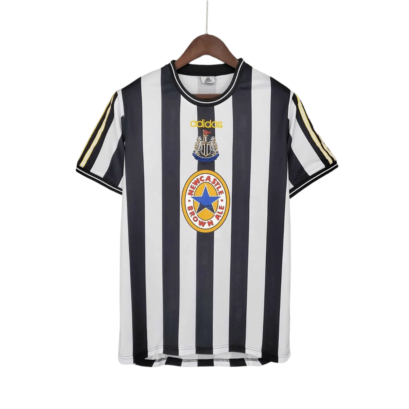 https://cdn.shopify.com/s/files/1/0826/7228/8075/files/19971999-newcastle-utd-home-retro-kit-classickits433-843264.webp?v=1741199148