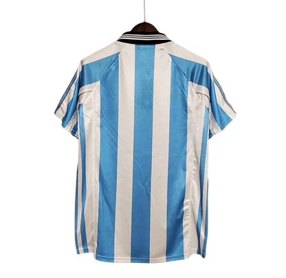 https://cdn.shopify.com/s/files/1/0826/7228/8075/files/1998-argentina-world-cup-home-retro-kit-classickits433-567981.webp?v=1741198795