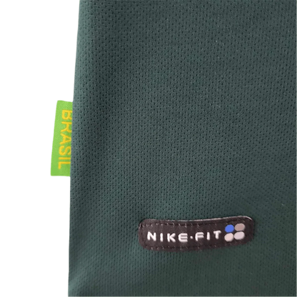 https://cdn.shopify.com/s/files/1/0826/7228/8075/files/1998-brazil-goalkeeper-dark-green-retro-kit-425252.webp?v=1741197029