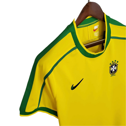 https://cdn.shopify.com/s/files/1/0826/7228/8075/files/1998-brazil-world-cup-retro-kit-classickits433-205513.webp?v=1741198775