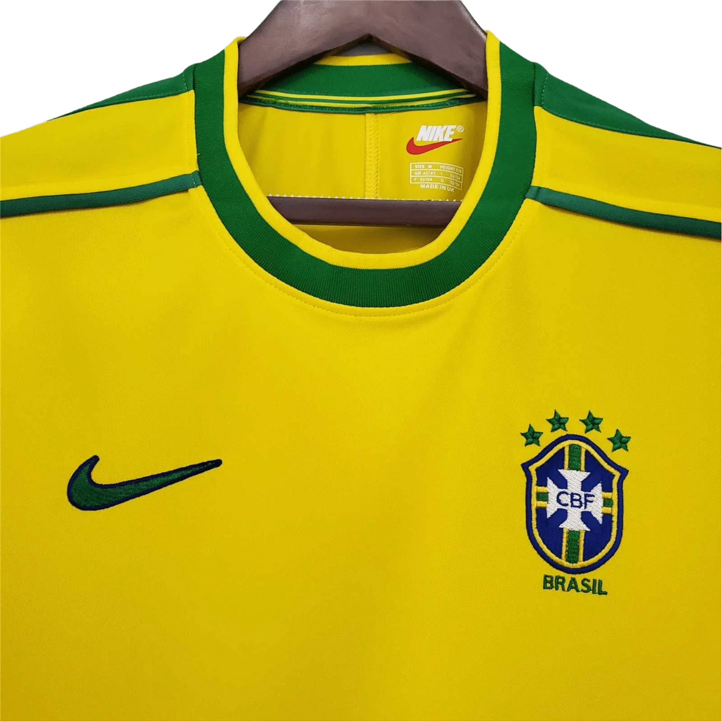 https://cdn.shopify.com/s/files/1/0826/7228/8075/files/1998-brazil-world-cup-retro-kit-classickits433-323052.webp?v=1741198774