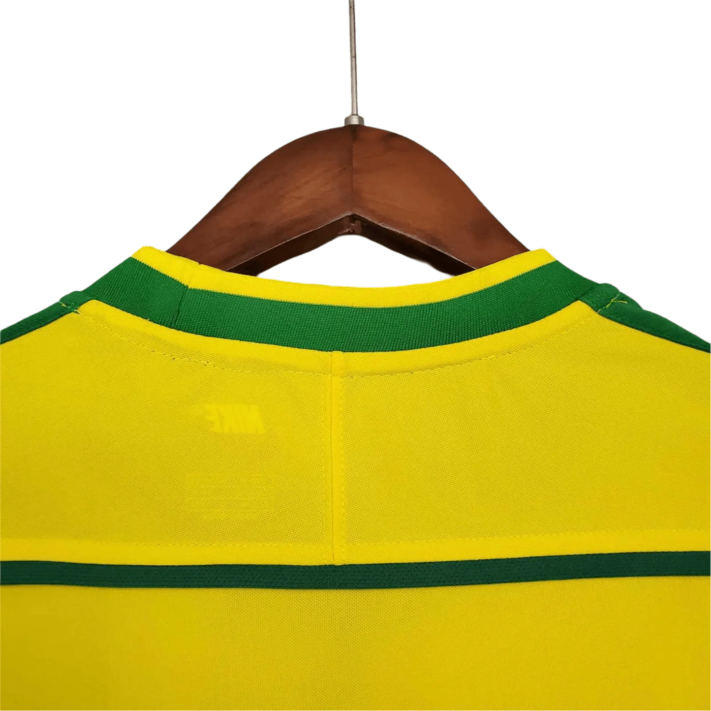 https://cdn.shopify.com/s/files/1/0826/7228/8075/files/1998-brazil-world-cup-retro-kit-classickits433-601048.webp?v=1741198776
