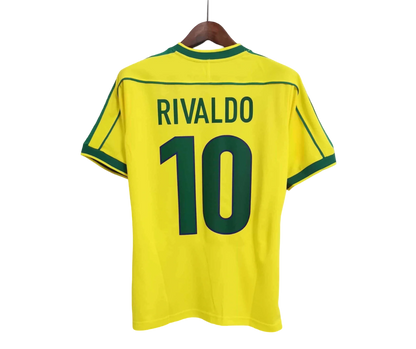 https://cdn.shopify.com/s/files/1/0826/7228/8075/files/1998-brazil-world-cup-retro-kit-classickits433-658386.webp?v=1741198771