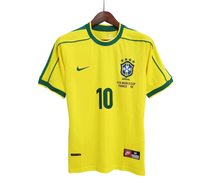 https://cdn.shopify.com/s/files/1/0826/7228/8075/files/1998-brazil-world-cup-retro-kit-classickits433-759921.webp?v=1741198775
