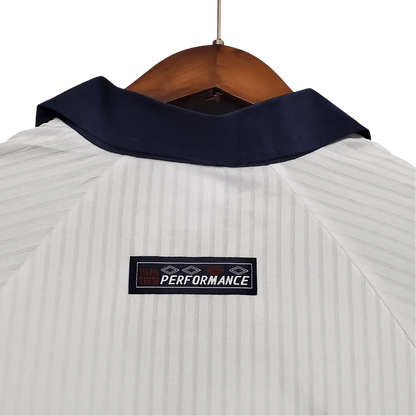 https://cdn.shopify.com/s/files/1/0826/7228/8075/files/1998-england-home-retro-kit-long-sleeves-303656.webp?v=1741197038