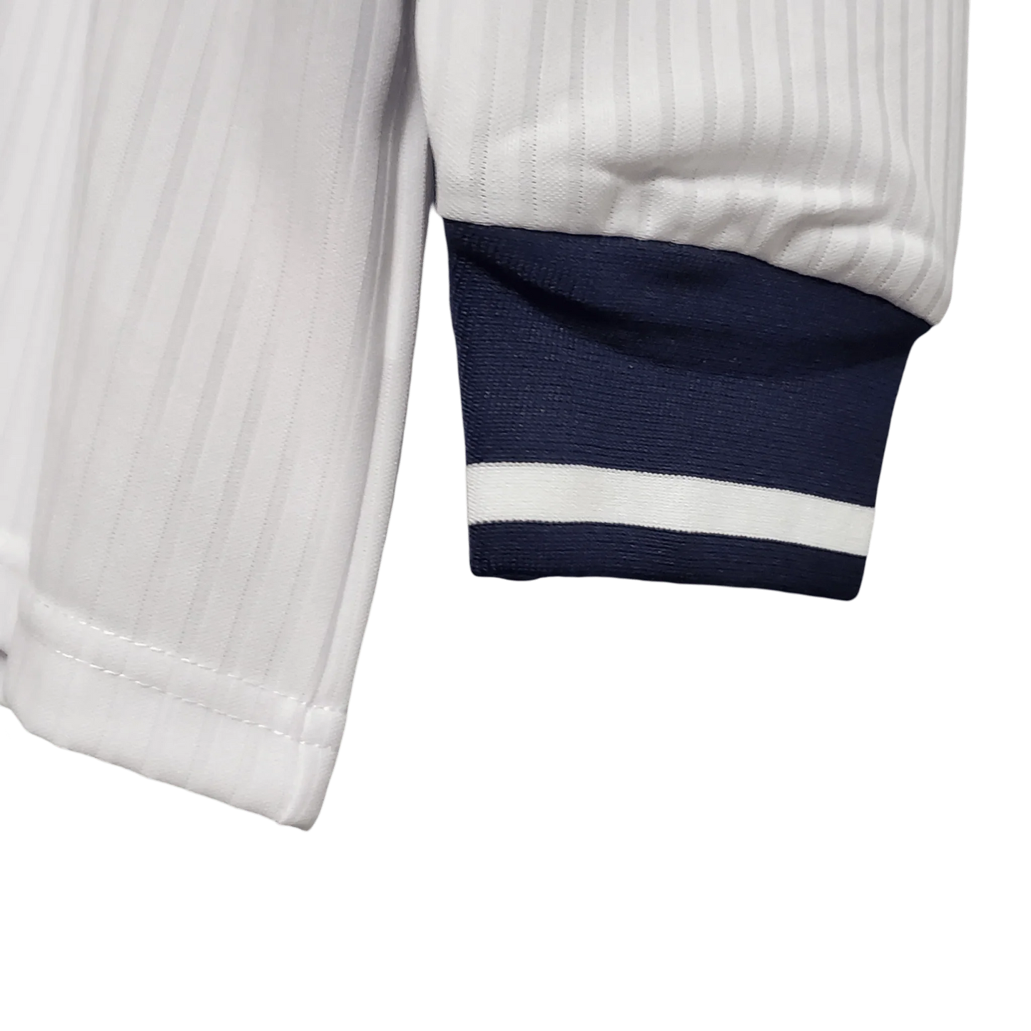 https://cdn.shopify.com/s/files/1/0826/7228/8075/files/1998-england-home-retro-kit-long-sleeves-531765.webp?v=1741197038