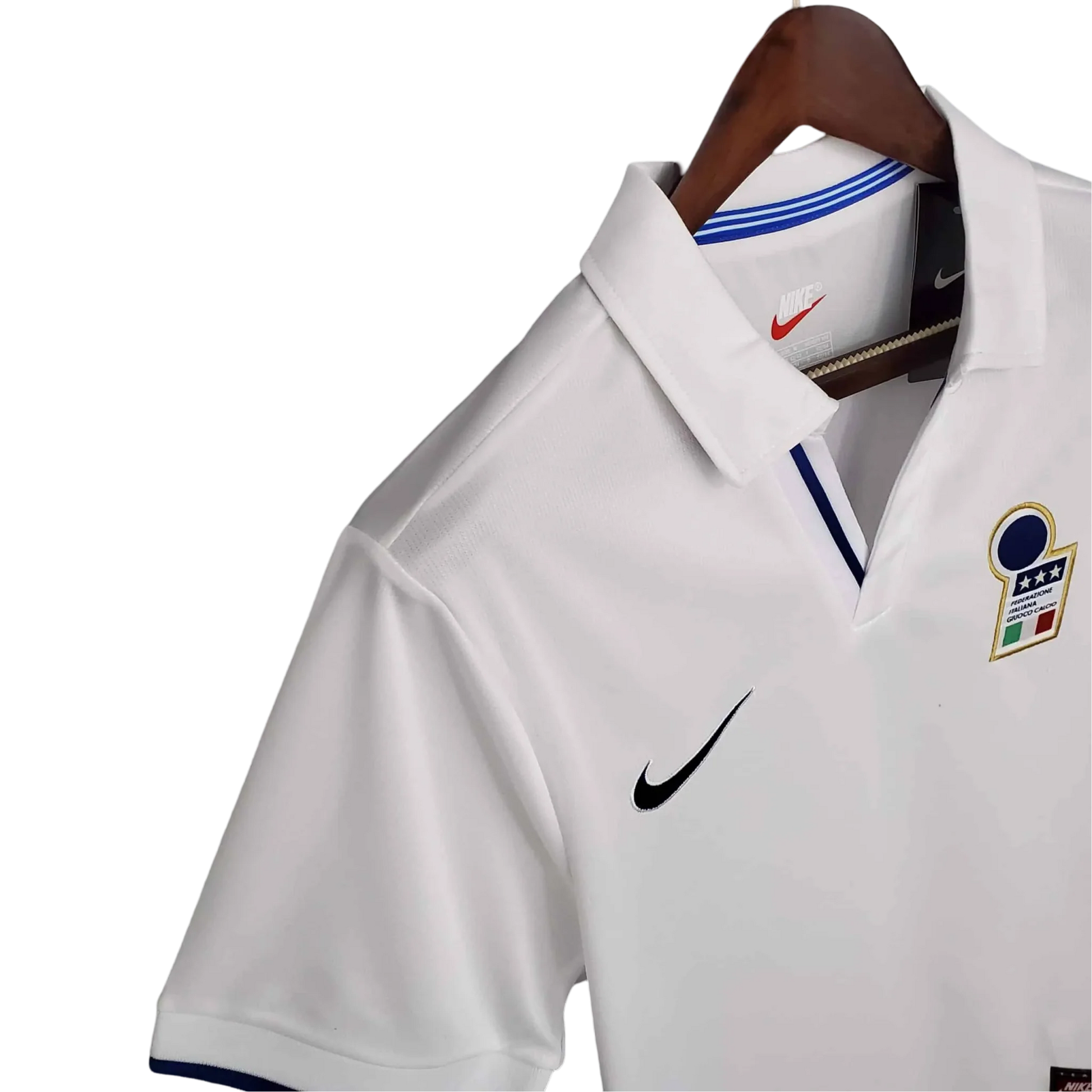 https://cdn.shopify.com/s/files/1/0826/7228/8075/files/1998-italy-away-kit-637402.webp?v=1741197278