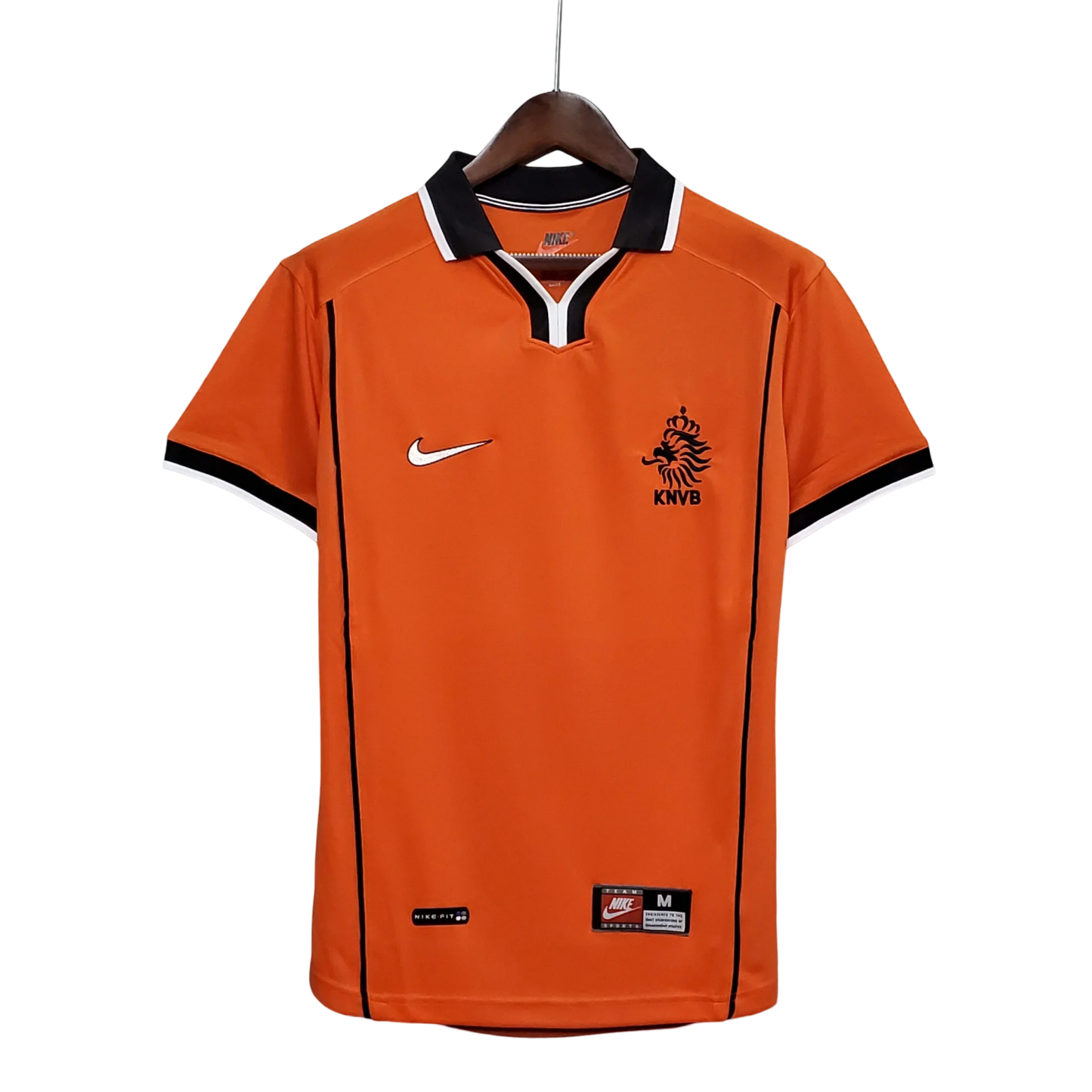 https://cdn.shopify.com/s/files/1/0826/7228/8075/files/1998-netherlands-world-cup-home-retro-kit-classickits433-837716.webp?v=1741198795