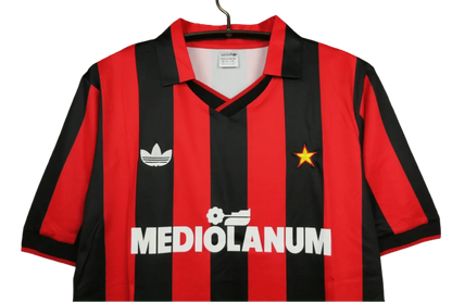 https://cdn.shopify.com/s/files/1/0826/7228/8075/files/19981999-ac-milan-mediolanum-home-retro-kit-297364.webp?v=1741197264