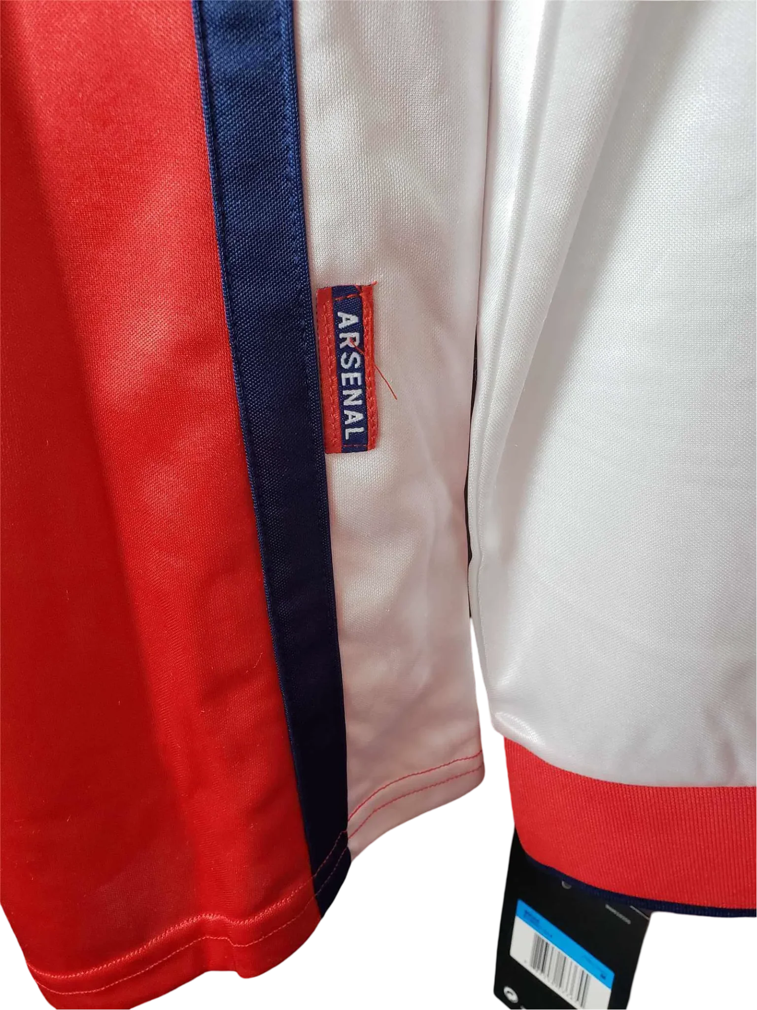 https://cdn.shopify.com/s/files/1/0826/7228/8075/files/19981999-arsenal-jvc-home-kit-long-sleeve-classickits433-432956.webp?v=1741198359