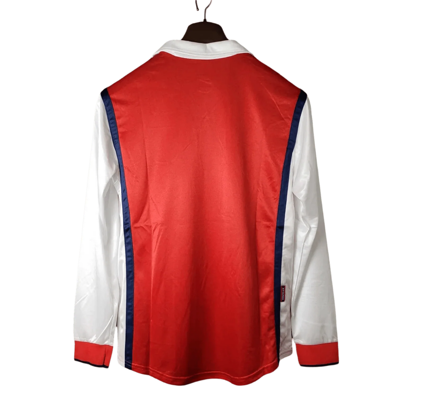 https://cdn.shopify.com/s/files/1/0826/7228/8075/files/19981999-arsenal-jvc-home-kit-long-sleeve-classickits433-657888.webp?v=1741198357