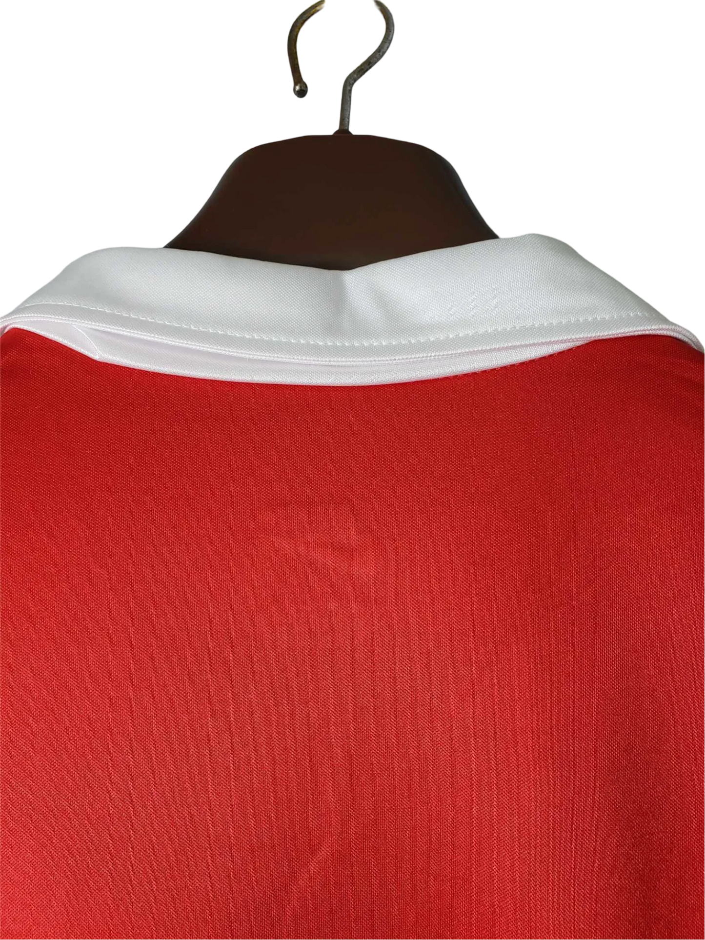 https://cdn.shopify.com/s/files/1/0826/7228/8075/files/19981999-arsenal-jvc-home-kit-long-sleeve-classickits433-690270.webp?v=1741198357