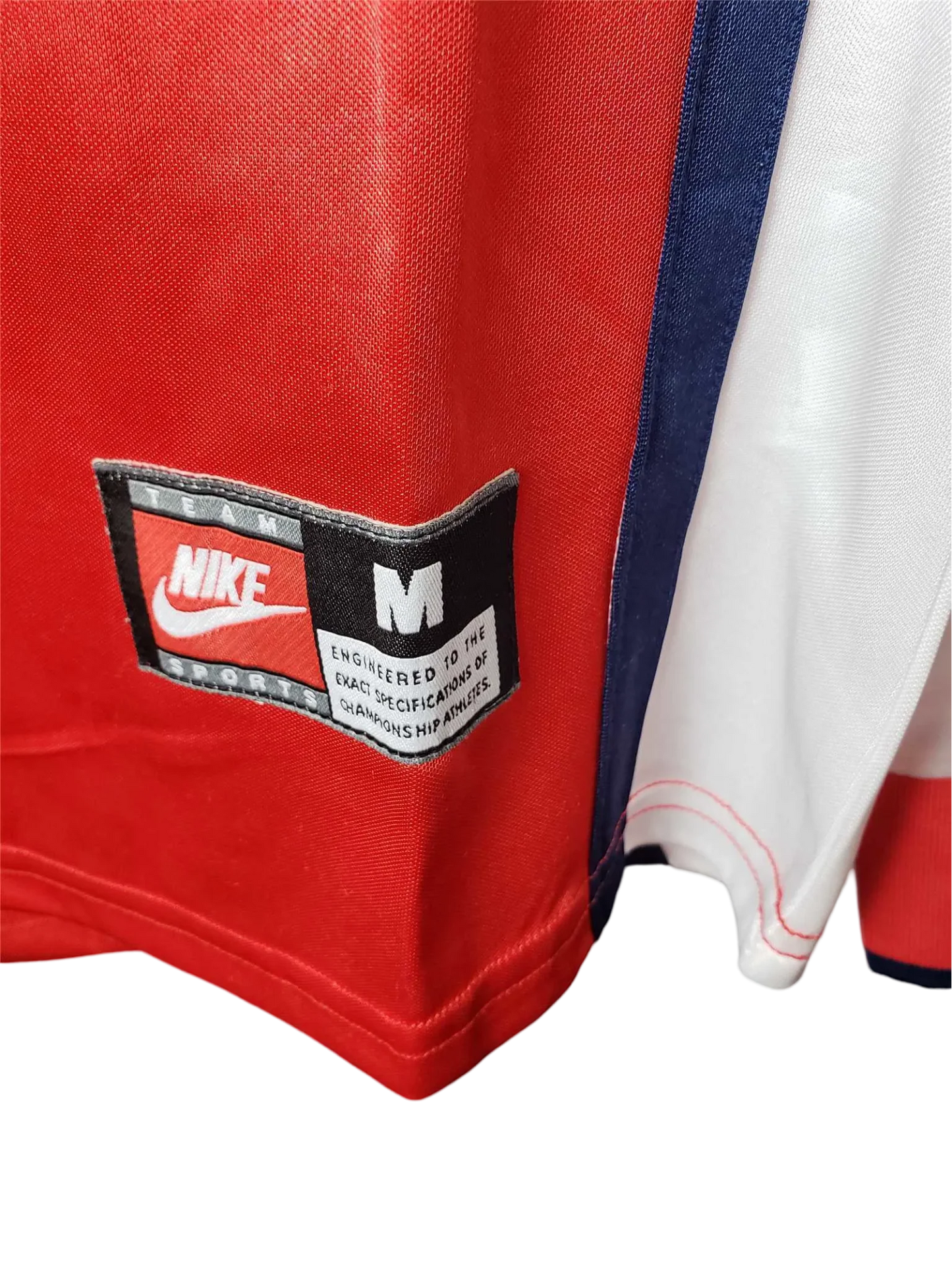 https://cdn.shopify.com/s/files/1/0826/7228/8075/files/19981999-arsenal-jvc-home-kit-long-sleeve-classickits433-915936.webp?v=1741198357