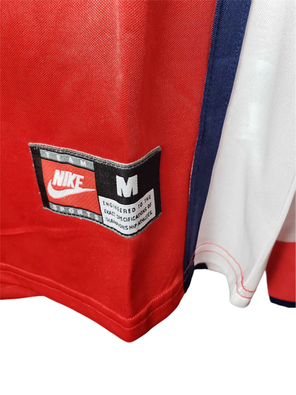 https://cdn.shopify.com/s/files/1/0826/7228/8075/files/19981999-arsenal-jvc-home-kit-long-sleeve-classickits433-915936.webp?v=1741198357