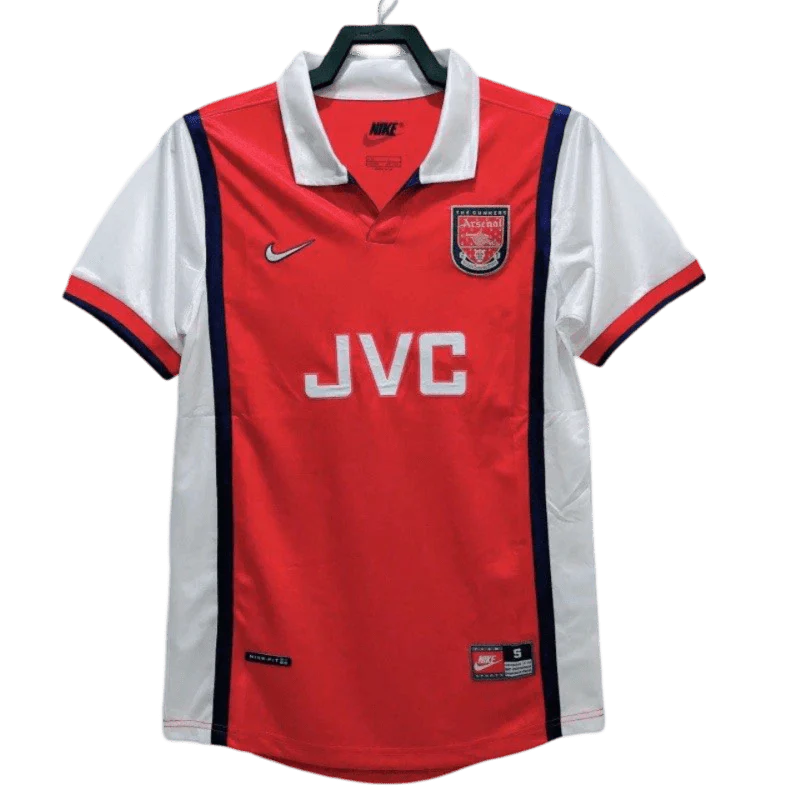 https://cdn.shopify.com/s/files/1/0826/7228/8075/files/19981999-arsenal-jvc-home-retro-kit-classickits433-818439.webp?v=1741199347