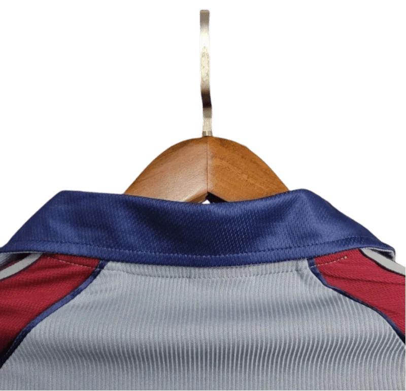 https://cdn.shopify.com/s/files/1/0826/7228/8075/files/19981999-bayern-munich-opel-third-retro-kit-classickits433-999529.webp?v=1741199350