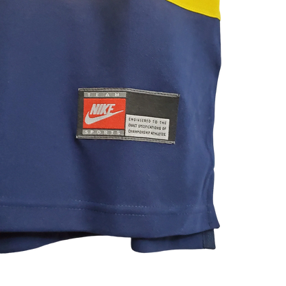 https://cdn.shopify.com/s/files/1/0826/7228/8075/files/19981999-boca-juniors-quilmes-home-retro-jersey-125527.webp?v=1741197210