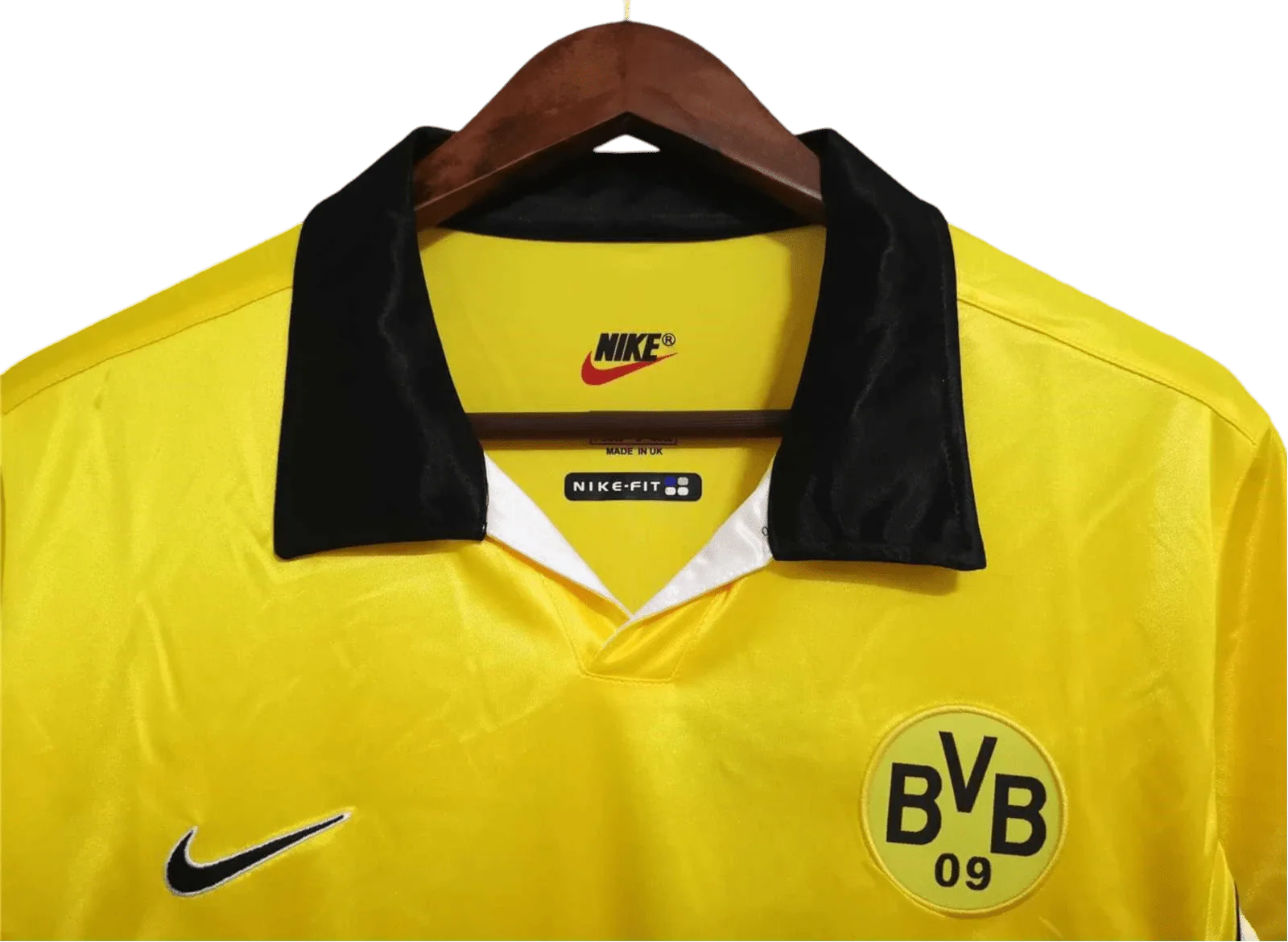 https://cdn.shopify.com/s/files/1/0826/7228/8075/files/19981999-borussia-dortmund-soliver-home-retro-kit-classickits433-938613.webp?v=1741199323