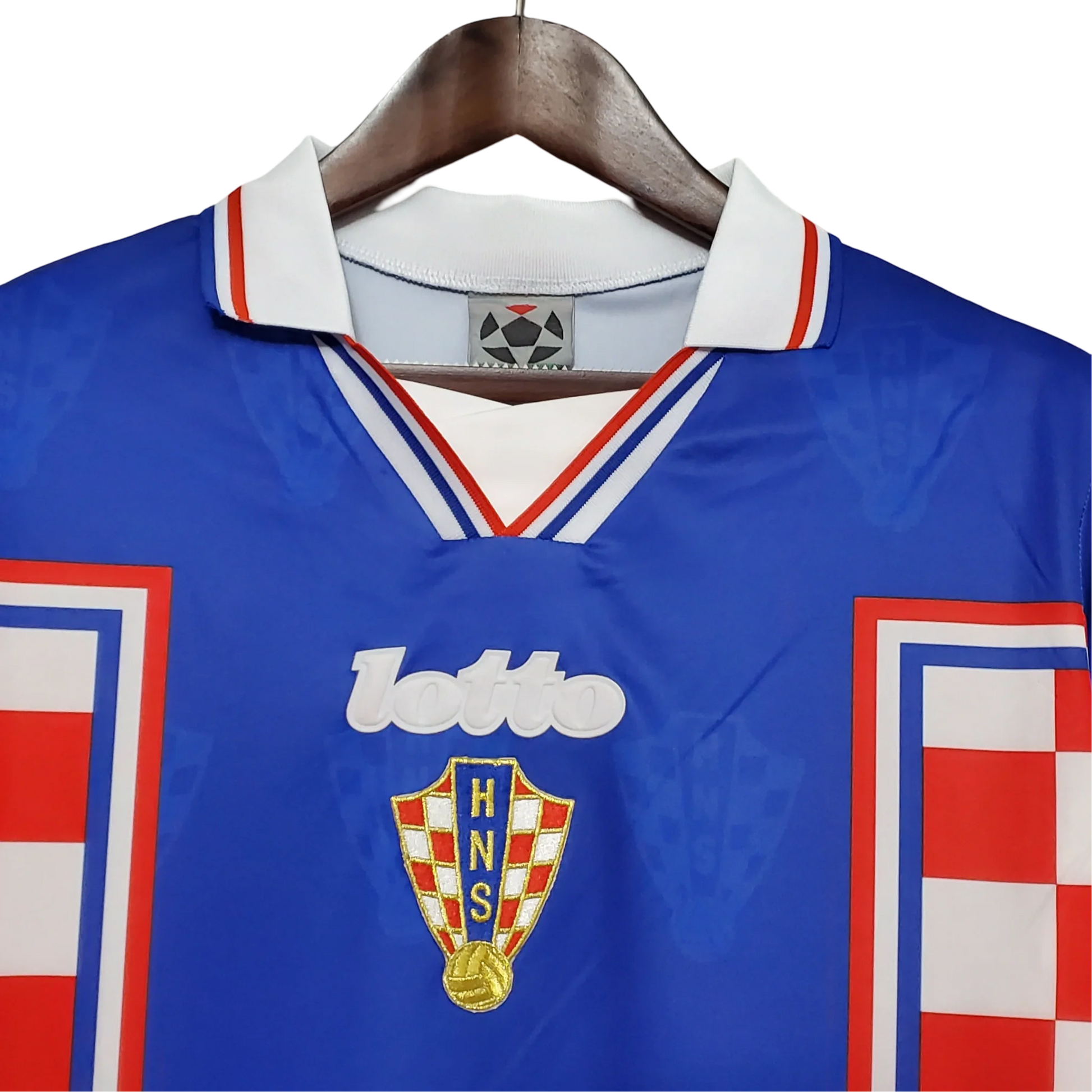 https://cdn.shopify.com/s/files/1/0826/7228/8075/files/19981999-croatia-away-retro-kit-classickits433-189609.webp?v=1741198812