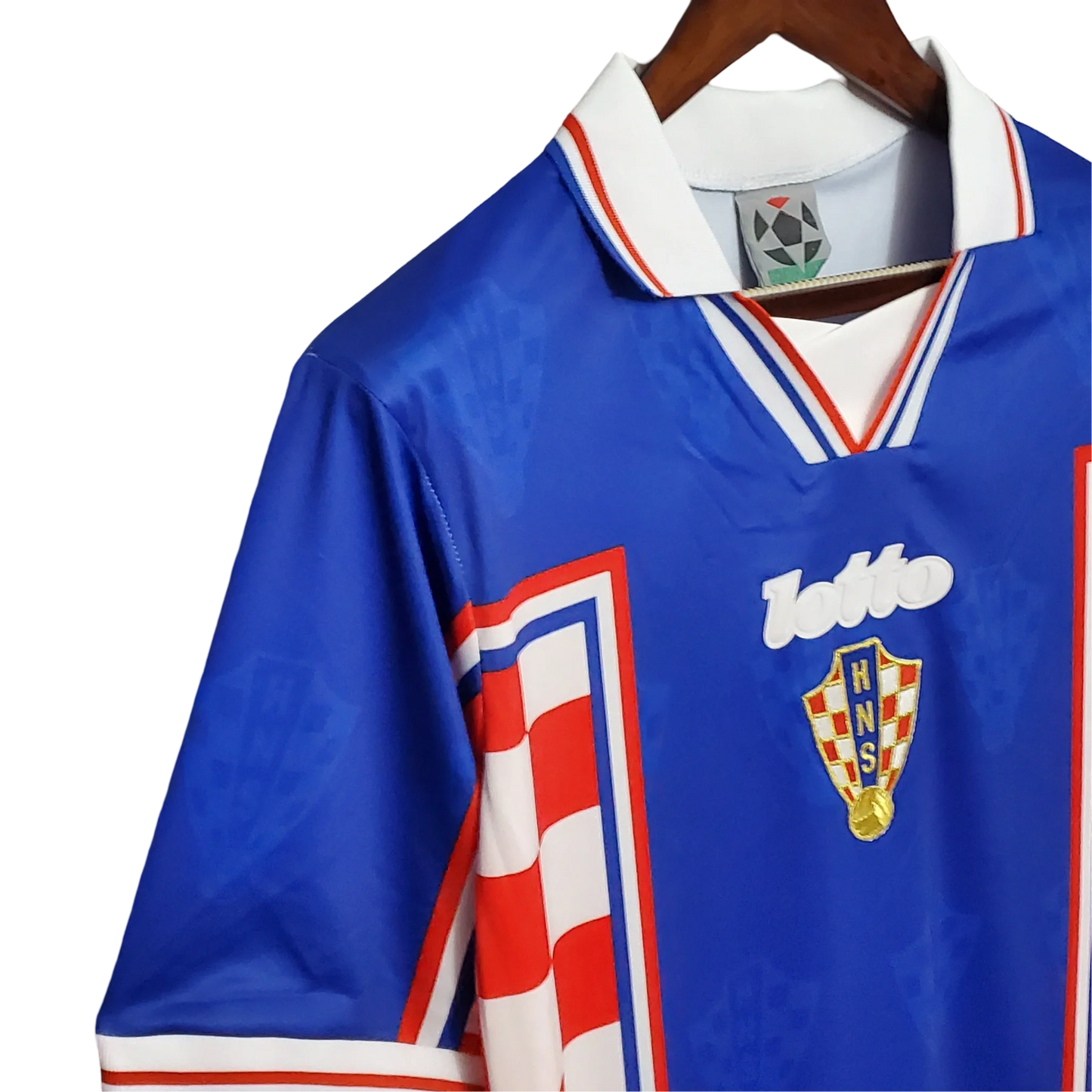 https://cdn.shopify.com/s/files/1/0826/7228/8075/files/19981999-croatia-away-retro-kit-classickits433-779198.webp?v=1741198813