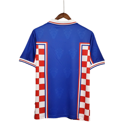 https://cdn.shopify.com/s/files/1/0826/7228/8075/files/19981999-croatia-away-retro-kit-classickits433-849393.webp?v=1741198815
