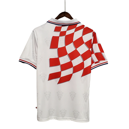 https://cdn.shopify.com/s/files/1/0826/7228/8075/files/19981999-croatia-home-retro-kit-classickits433-431597.webp?v=1741198774