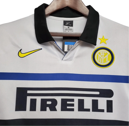https://cdn.shopify.com/s/files/1/0826/7228/8075/files/19981999-inter-milan-pirelli-away-retro-kit-classickits433-136225.webp?v=1741198867