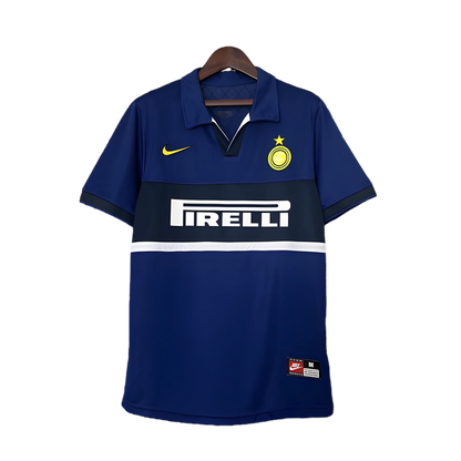 https://cdn.shopify.com/s/files/1/0826/7228/8075/files/19981999-inter-milan-pirelli-away-retro-kit-classickits433-201653.webp?v=1741198865