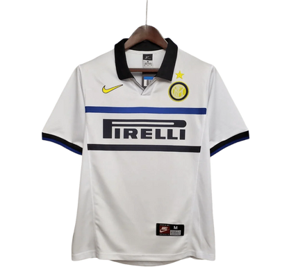 https://cdn.shopify.com/s/files/1/0826/7228/8075/files/19981999-inter-milan-pirelli-away-retro-kit-classickits433-436301.webp?v=1741198868