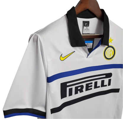 https://cdn.shopify.com/s/files/1/0826/7228/8075/files/19981999-inter-milan-pirelli-away-retro-kit-classickits433-753039.webp?v=1741198868