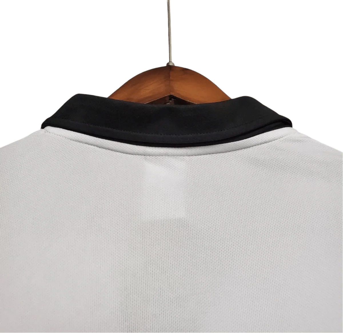 https://cdn.shopify.com/s/files/1/0826/7228/8075/files/19981999-inter-milan-pirelli-away-retro-kit-classickits433-862364.webp?v=1741198868