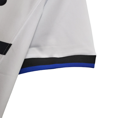 https://cdn.shopify.com/s/files/1/0826/7228/8075/files/19981999-inter-milan-pirelli-away-retro-kit-classickits433-915490.webp?v=1741198870