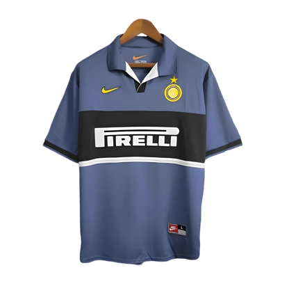 https://cdn.shopify.com/s/files/1/0826/7228/8075/files/19981999-inter-milan-pirelli-third-blue-retro-kit-classickits433-951827.webp?v=1741198873