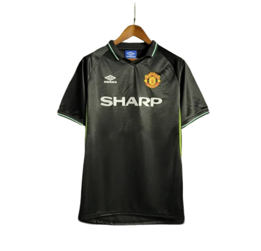 https://cdn.shopify.com/s/files/1/0826/7228/8075/files/19981999-manchester-united-sahrp-black-third-retro-kit-classickits433-593735.webp?v=1741199151
