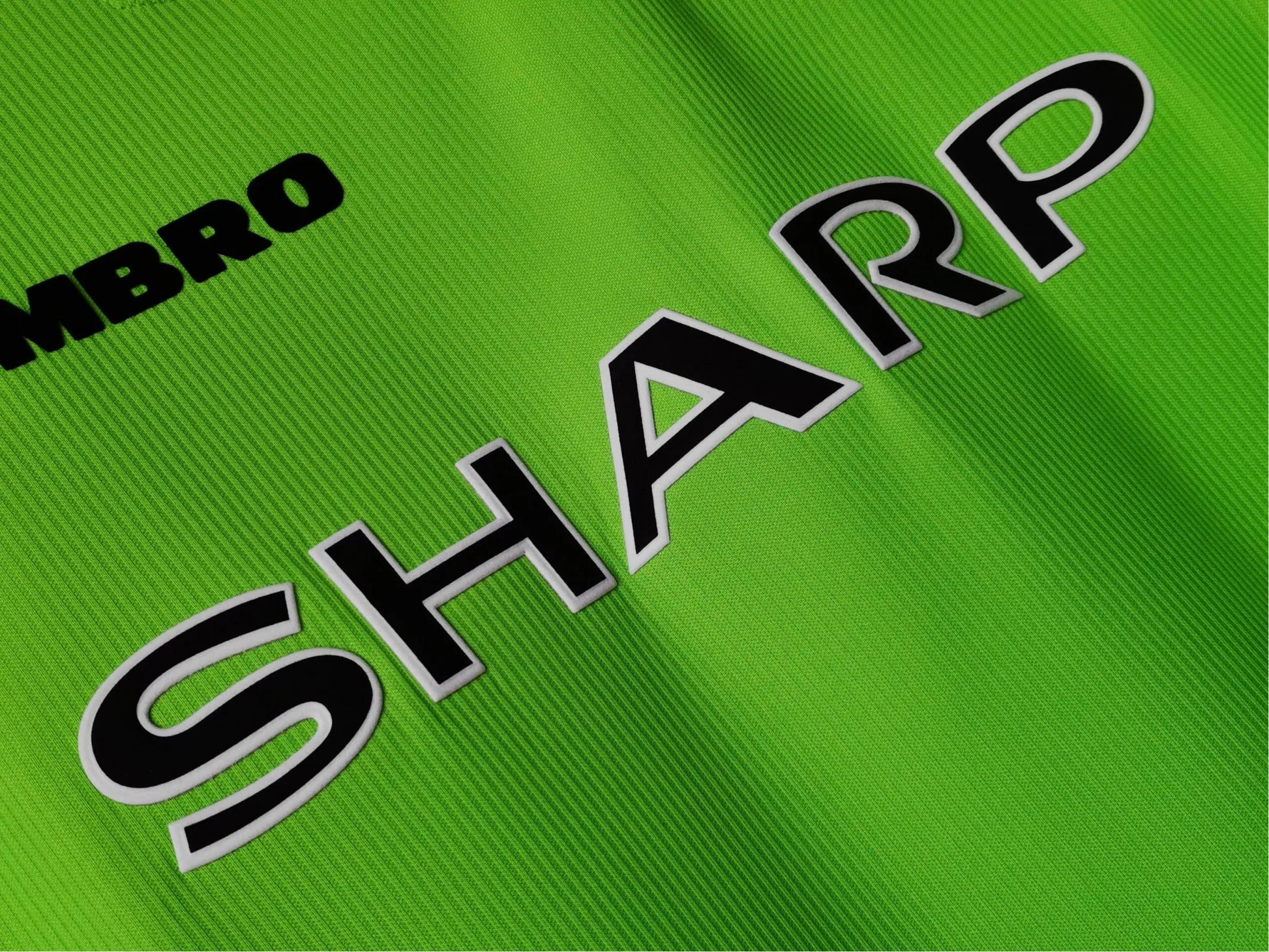 https://cdn.shopify.com/s/files/1/0826/7228/8075/files/19981999-manchester-united-sharp-green-gk-retro-kit-long-sleeves-classickits433-161781.webp?v=1741197687