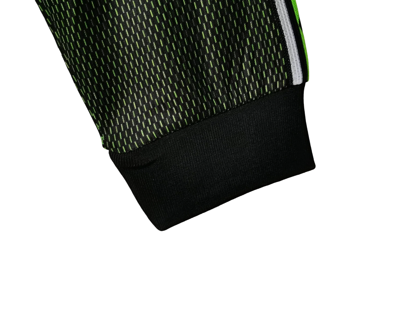 https://cdn.shopify.com/s/files/1/0826/7228/8075/files/19981999-manchester-united-sharp-green-gk-retro-kit-long-sleeves-classickits433-320836.webp?v=1741197686